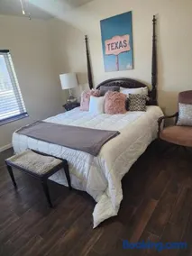 Charming home on Lake Granbury - Image 3