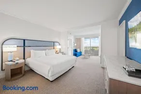 Fontainebleau Miami Beach Junior Suite - Image 3