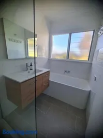 Number10 Mid Century Holiday House - Image 3