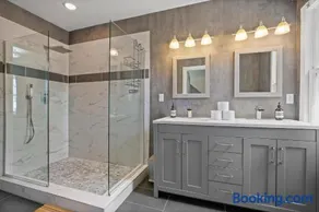Charming 4BR with Private Patio and Historic Row Downtown - Image 4