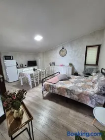 CASA BAT - Image 1