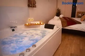 Perle Dazur Jacuzzi Suite Parking Prive 5min Mer - Image 1
