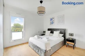 Chic Duplex with Rooftop -3BD-6P- Nogent-sur-Marne - Image 1