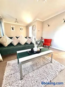 3 Bedroom House- Sleeps 5- Pool Table and Driveway - Image 5
