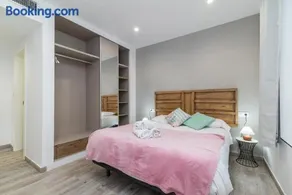 Moderno Apartamento en Centro de Granada - Image 4