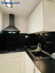 Studio La Tour - Image 4