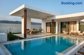 Ashta Suites - Villa Aura - Image 1
