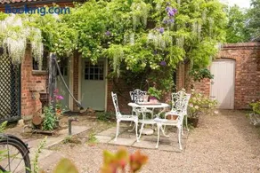 Cissys Cottage in a Nature Reserve, 7 minutes from Aldeburgh seafront - Image 4