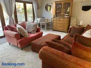The Pool House - Image 4