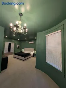 Parkway House Goshen Bed And Breakfast Suite 2 - Image 4