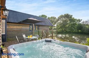 The Boathouse by Plush Huts - Image 3
