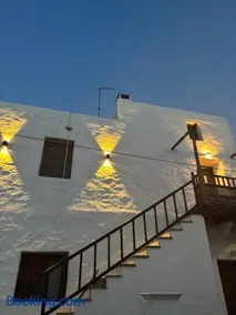 Plagia Luxury Suites - Image 1