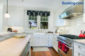 Hale Wai'olu by Alekona Kauai: 3BR Luxury Home w Ocean View, AC, pool - Image 4