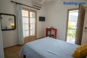 Violetta Apartments - Image 2
