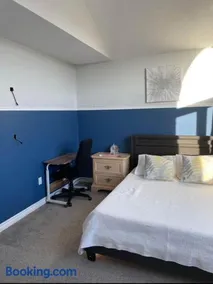 Serene Bedroom with Private Ensuite - Image 3