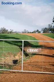 Sylvie's Hut - Image 5