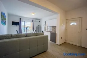 Bepo Apartments at beach - Image 4