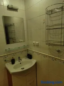Fast Apartment in the centrum with FREE private parking - Image 2