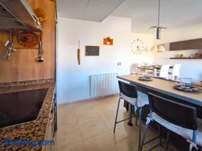 Amplio y Cómodo Apartamento con Terraza, Ulldecona - Image 2