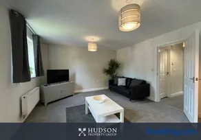 Spacious Townhouse with Garden - Image 3