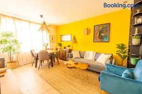 NDK - UrbanLux Altus 2BDR Penthouse FREE Parking - Image 2