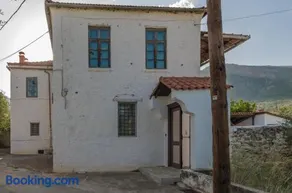 Colourfull Stone House - Image 2