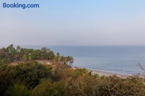 The Blue Horizon by StayVista - Featuring a beach-view villa with a swimming pool, indoor games, and a relaxing balcony - Image 4