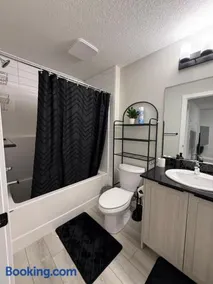 Basement Suite on Sheriff King Street SW Calgary - Image 2