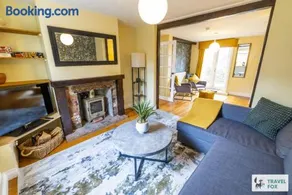 Smithy Bank Cottage - with free parking! - Image 2