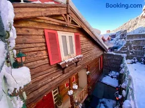 MeenaBagh Villa Rooms & Cafe - Image 1