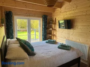Lake Lodge at Farthings Farm - Image 3