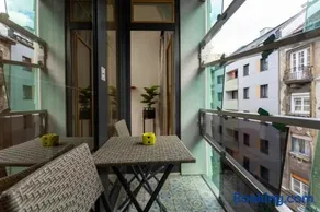 Downtown Cube Apartment - Image 2