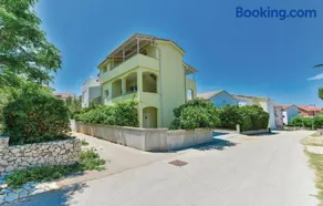 Apartmani Vugec, Povljana - Pag - Image 1