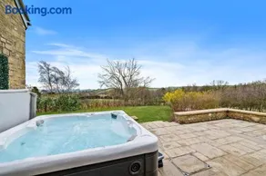 Knoll View Ranch - Group Hot Tub - Image 2