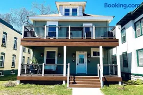 Trendy and Stylish 3BR Uptown Duplex - Image 1