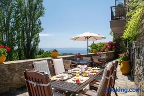 Chorostasi Guest House - Image 1