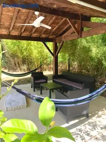 Petit gîte dans les bois avec piscine privative - Image 2
