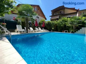 Lile Pestani Accommodation - Image 1