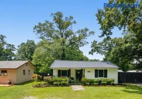 Tiny Home in Town-Hot Tub - Privacy Fence - Fire Pit - Kids Play Area & 15 minutes to the Bogue Chitto State Park - Image 4