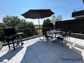 Ferienhaus mit Pool, Sauna und Weitblick am Nürburgring - Image 1