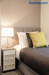 Your Perfect Ashford Retreat Pet-Friendly & Business Ready - Image 4