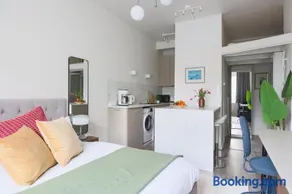 Stylish 2br in the heart of Kallio - Image 2