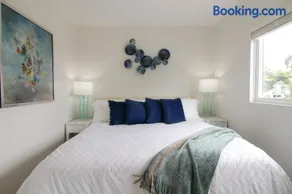 Beachside 2BR Condo, 2 King Beds , Near Disney - Image 2