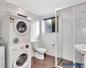 Chic 2BR Near Cafes and CBD FREE Netflix - Image 3
