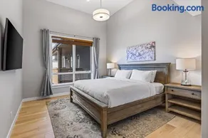 Gorgeous Spring Creek Penthouse - Image 5