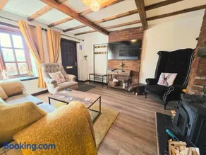 Jasmine Cottage, Buxton Norfolk, Sleeps 4 - Image 3