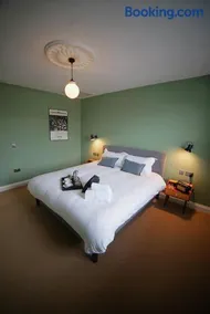 The Alma Taverns Boutique Suites - Room 4 - Hopewell - Image 1