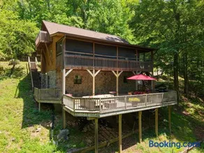 Scenic Mountain Getaway-Newly Renovated-Bear Ridge Lodge - Image 1