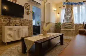 Boho paradise Luxurious 2bhk apartment near thalassa - Image 5
