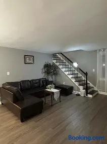 Single home, 4 beds, 2 baths - Image 3